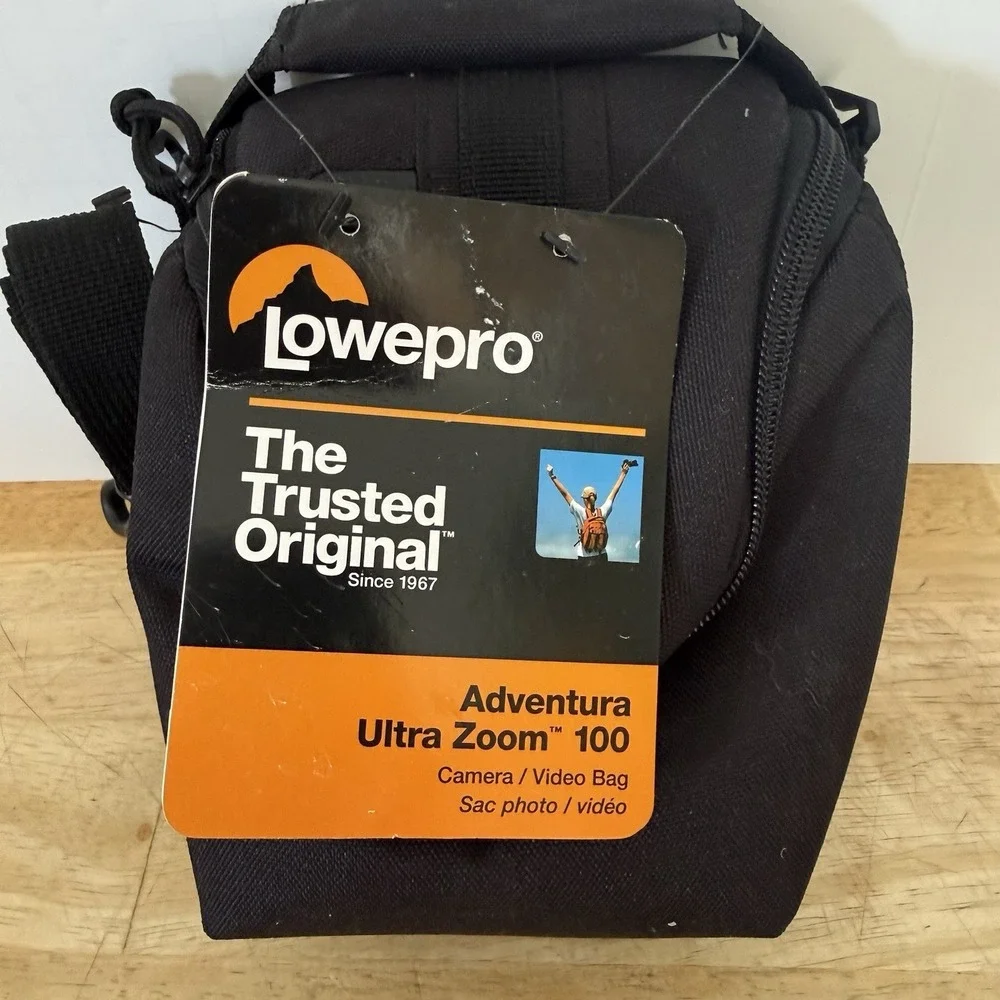 Lowepro Adventura Ultra Zoom 100 Camera Shoulder Bag for Mirrorless and Ultra-Zo